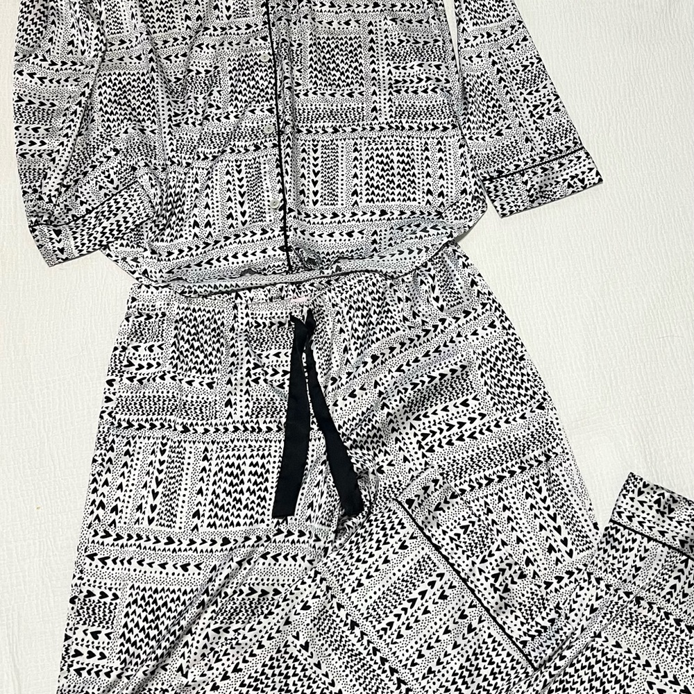 Victoria's Secret Black and White Pajama Set with Heart Print